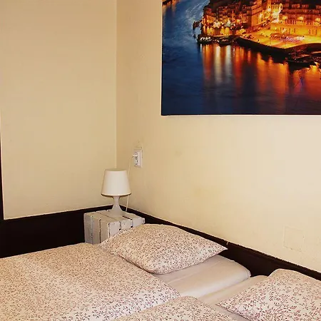 Supernova Hostal Oporto